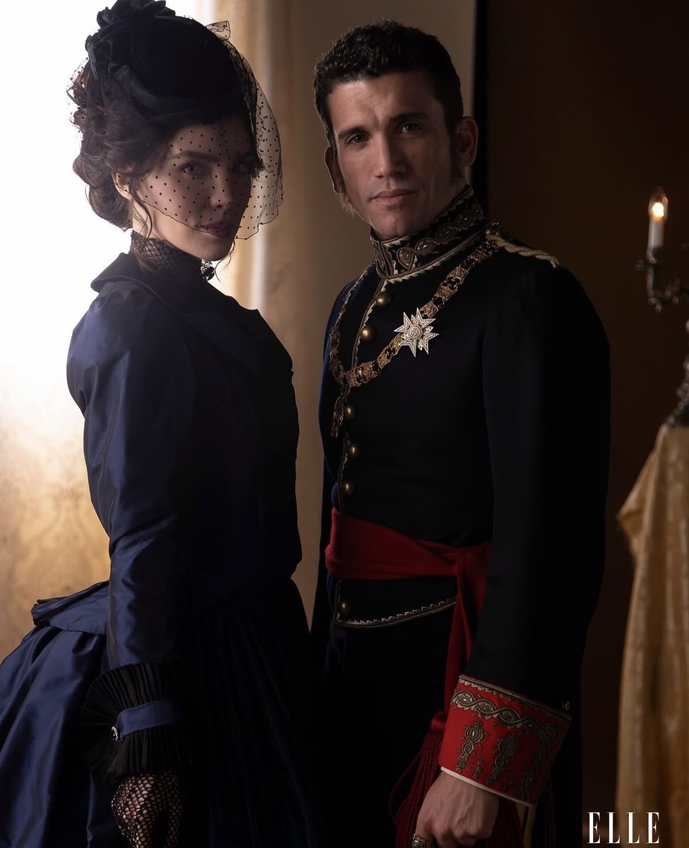 BelindaAccess's tweet photo. Belinda junto a Jaime Lorente (Maximiliano de Habsburgo) y Miguel Ángel Silvestre (Van der Smissen) para ‘Carlota’, nueva serie de HBO Max. https://t.co/cs5jzZbOo1