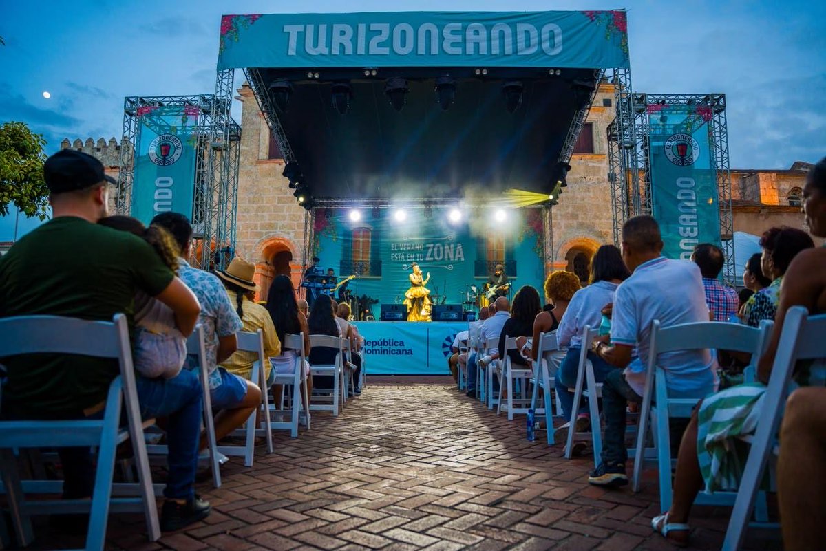 TurismoRD's tweet photo. 🤗 Gracias a todos los que nos acompañaron en cada actividad de la sexta semana de «Turizoneando en Verano».
¡Nos vemos este fin de semana! 💃🏻
#DalePaTuCiudadColonial
#Turizoneando #CiudadColonial #TurismoEnCadaRincón https://t.co/kz9uLjdbof