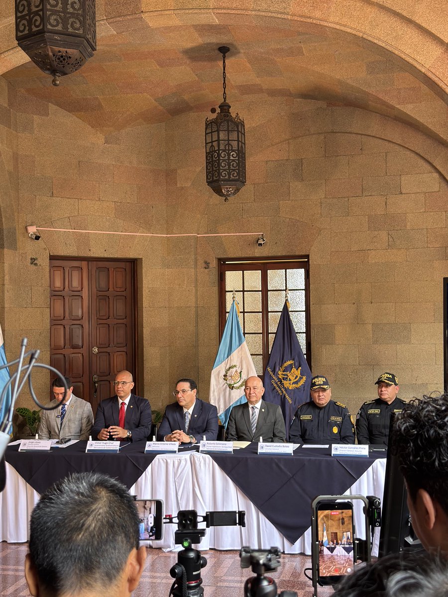 LincyRodriguezg's tweet photo. El Ministerio de Gobernación brinda este lunes una conferencia de prensa para informar sobre las acciones ejecutadas en los últimos días en materia de seguridad, narcotrafico y del sistema penitenciario. 

@AGN_noticias https://t.co/4GDiiiYZZU