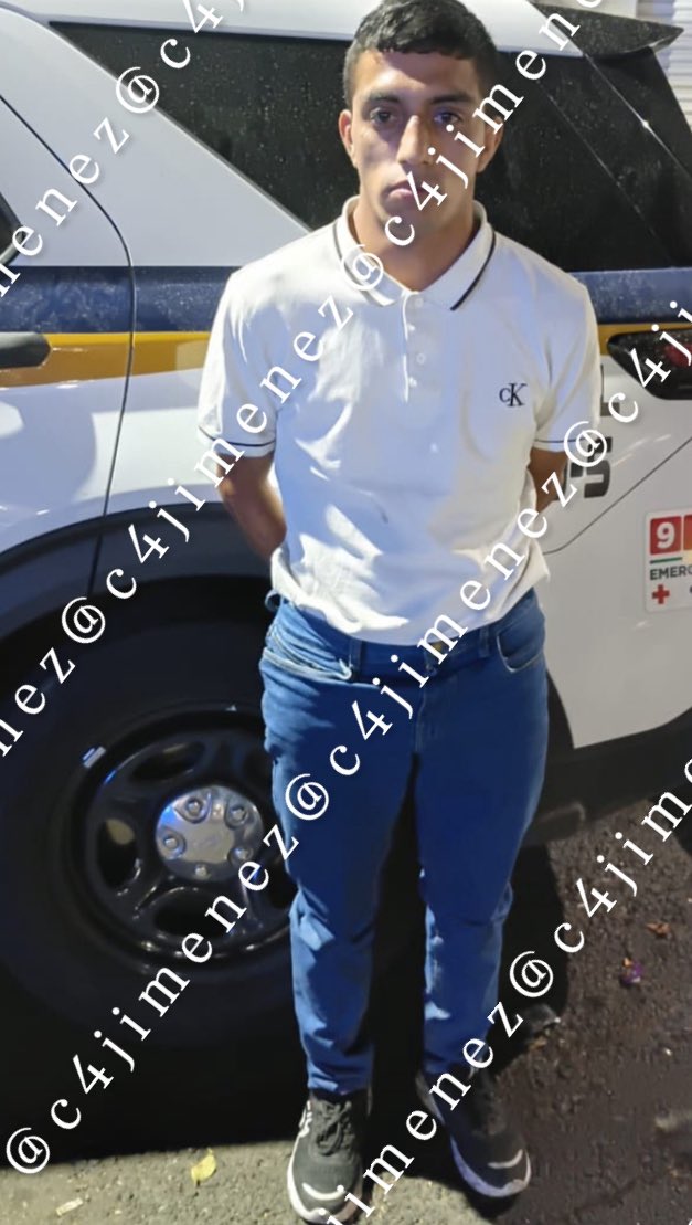c4jimenez's tweet photo. ANDABAN AMENAZANDO y DISPARANDO a LO IDIOTA
Carlos Oscar Jiménez 3 veces preso 
Yisel Calderon 2 veces presa
Andaban armados en esta trimoto en la Feria Carlos Zapata de @IztacalcoAl 
Agentes de @SSC_CDMX Sector Tlacotal los persiguieron, desarmaron y detuvieron.
Acabaron en @FGRMexico