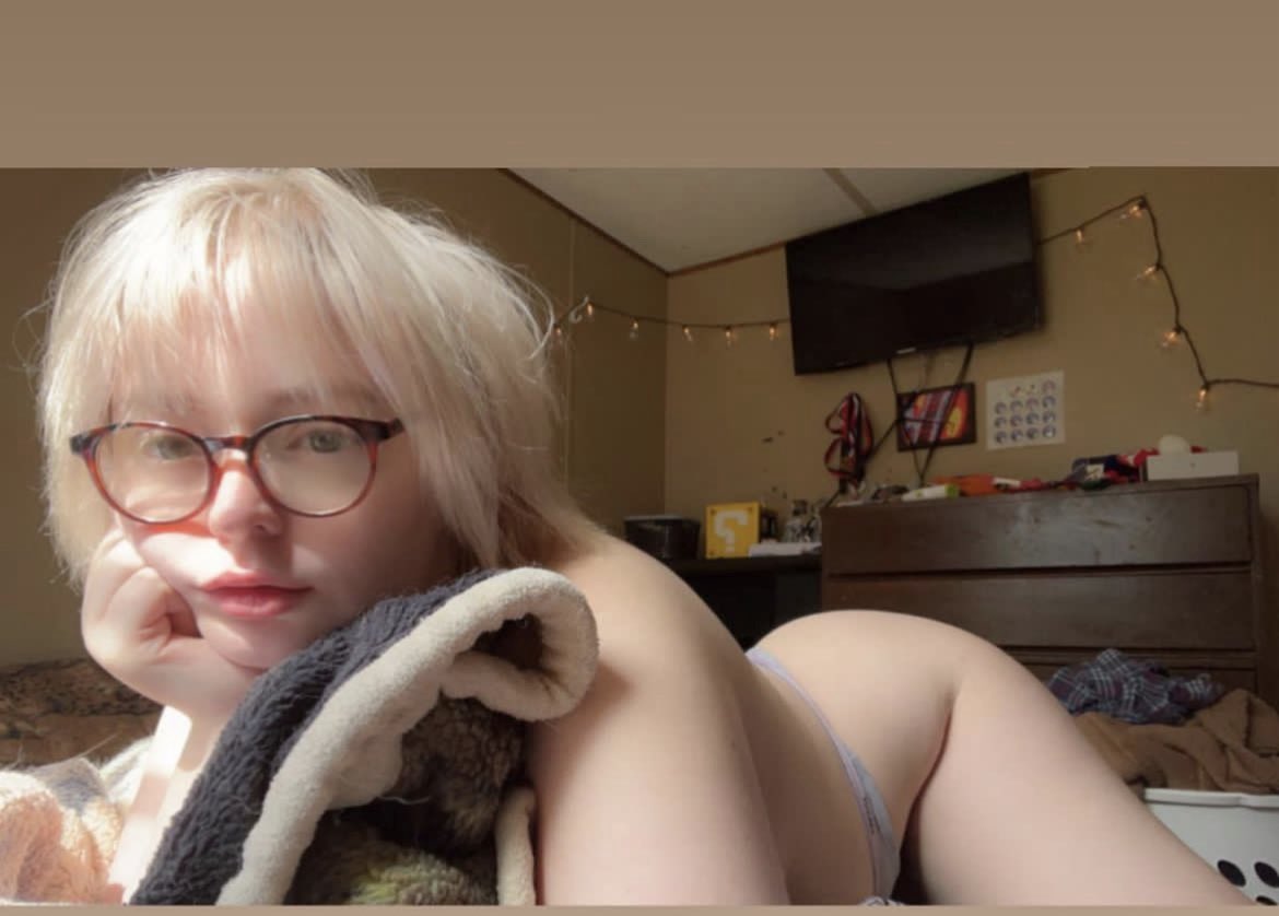 Sheyfrank12's tweet photo. Can I explore your fantasies 🫣🥵🥵💦

https://t.co/hbSQ4kHpNK

#phoenix #whitefemale #azmeets #azfreaks #horny #wet https://t.co/pFWhLjMlky