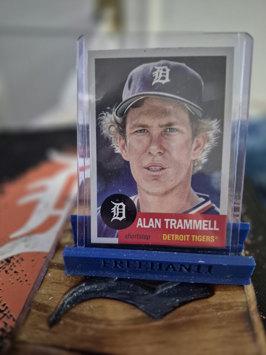 freehan11's tweet photo. First ever #CardOnTheTable Duos this week, inspired by yesterday's @baseballhall Inductions.
With the @tigers only Living HOFers, Alan Trammell & Jack Morris in attendance, I'm showcasing their #LivingSet cards.
@1Cash28 #thehobby @topps https://t.co/aJMMa5KxF1