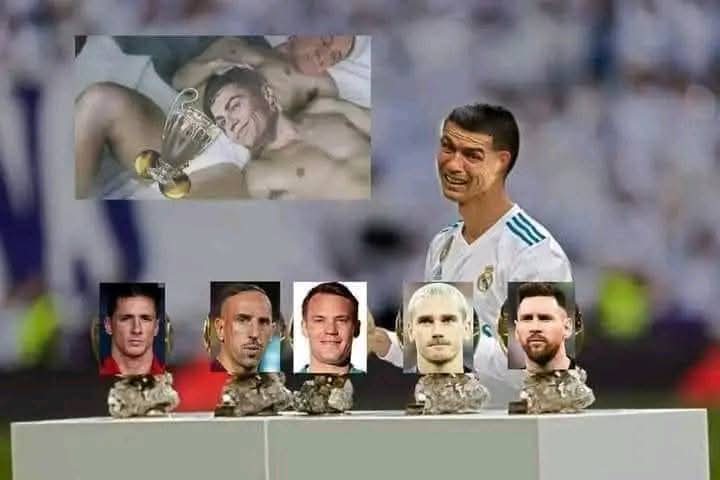 Milmark25096's tweet photo. @N1Geller BALONES DE ORO NO ROBADOS.
PENALDO CERO. https://t.co/xQfxQEJCma