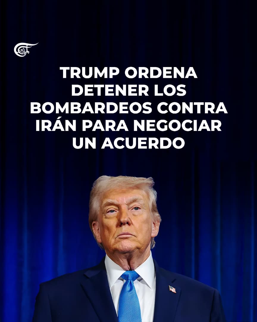 almayadeen_es's tweet photo. 🚨 TRUMP ORDENA DETENER LOS BOMBARDEOS CONTRA IRÁN PARA NEGOCIAR UN ACUERDO 

🔴 El presidente estadounidense Donald Trump declaró a Axios que suspendió los ataques estadounidenses contra Irán para darle una nueva oportunidad a la diplomacia, al tiempo que advirtió que la guerra podría reanudarse si fracasan las negociaciones.

‼️ Según Axios, las negociaciones se centran en la reapertura del estrecho de Ormuz y en la reactivación de las conversaciones sobre un acuerdo nuclear. Irán y Omán son las partes principales, con la participación también de Qatar, Pakistán, Egipto y sus enviados Steve Witkoff y Jared Kushner.

📌 "Estamos en conversaciones muy profundas con Irán. Si no llegan a buen puerto, retomaremos la acción militar contundente", afirmó Trump.

🔸 Sin embargo, añadió que no está dispuesto a darle "mucho tiempo" a la diplomacia, declarando: "O avanza rápido o no avanza en absoluto".

♦️ Trump dijo que los mediadores le pidieron que detuviera la guerra contra Irán, explicando que "no se gana ni se pierde nada", cuando se le preguntó por qué accedió a su petición.

-----------  

📡 Más detalles en nuestra web: https://t.co/7Gjmvdrtag

#AlMayadeen #Irán #EEUU