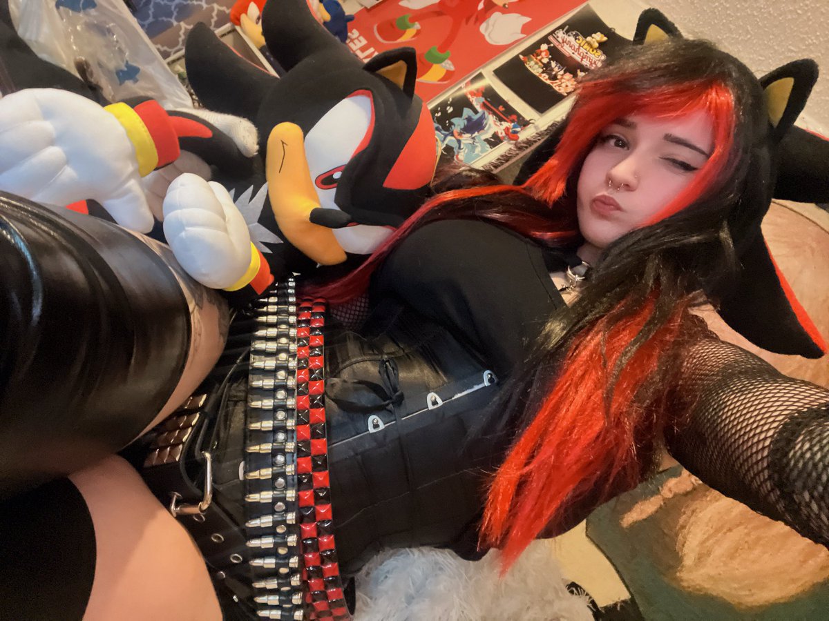 oneechao's tweet photo. Can I come over and info dump about shadow on you https://t.co/pgoN6Cvgxf