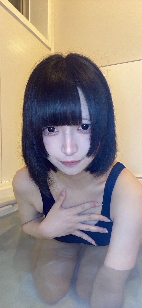 Idoled_meary's tweet photo. 買ったけど着たことない
      ビキニがあるからお風呂はいろ https://t.co/8TIwisVCOM