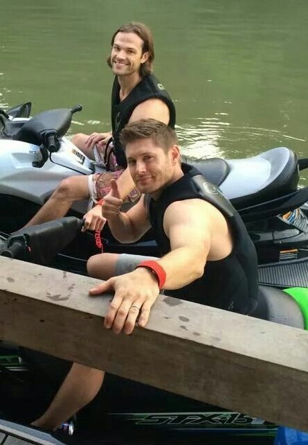 2001_watts's tweet photo. what do 20k of you know about Jensen moving to be closer to Jared which became the glorious J2 Austin era? https://t.co/c8Ny2XdEaN