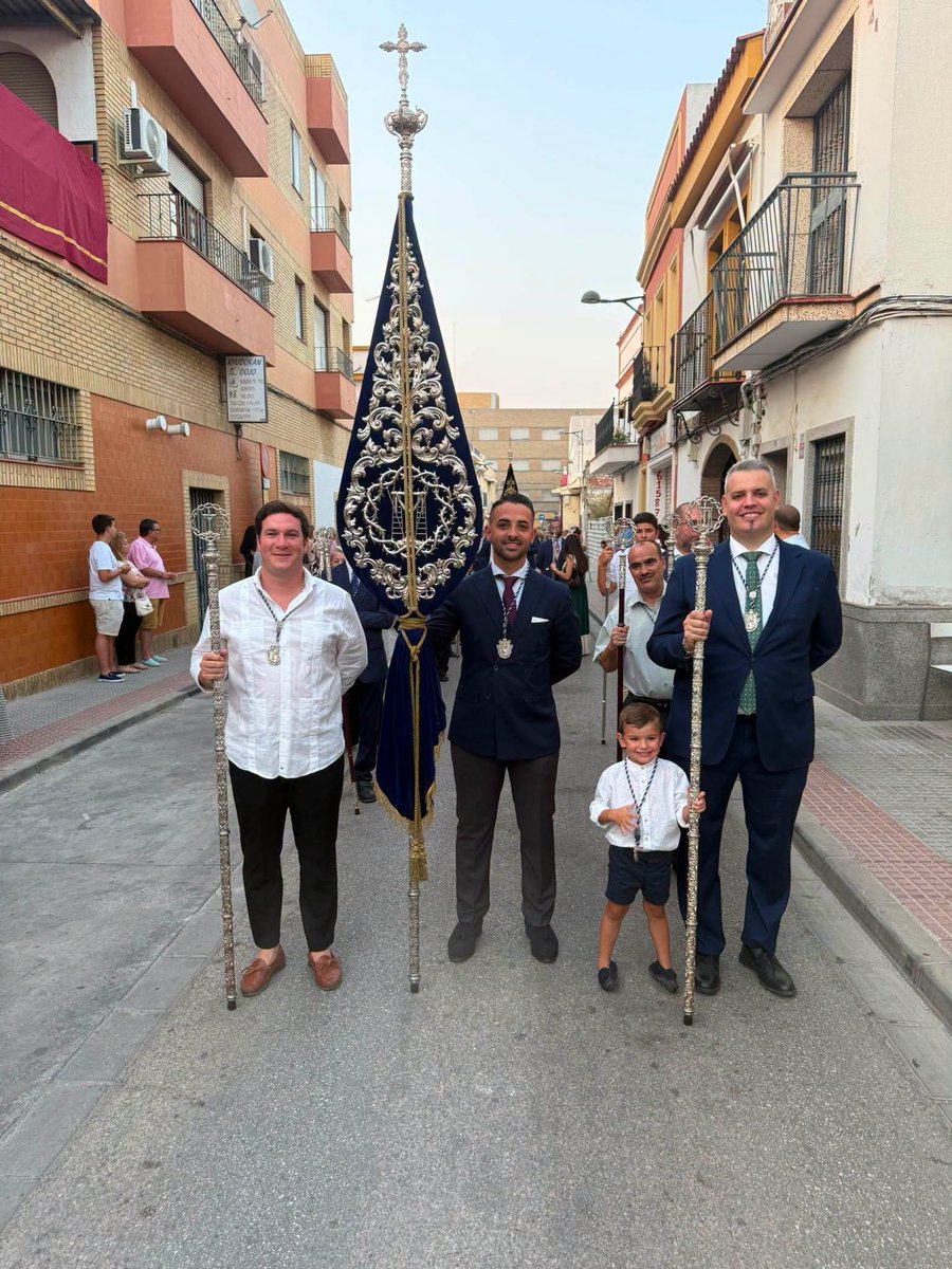 HdadAmarguraDH's tweet photo. Ayer formamos parte del cortejo de la procesión en honor a Nuestra Patrona, Santa Ana, organizada por nuestra querida @HdadSantaAnaDH

Desde estas líneas les trasladamos nuestra enhorabuena y nuestro agradecimiento por hacernos partícipes de una jornada tan especial. https://t.co/XRfjPKdVOu