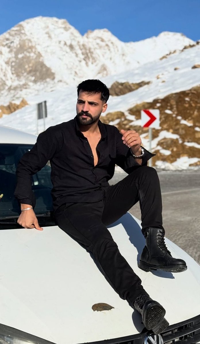 LoveKurdishMen's tweet photo. Kimse Kürt Krallarla yarışamaz ❤️

No one can compete with Kurdish Kings

#arab #arabdom #mnwo #dom #sub #slave #master #kürt #kurdish #kürtdom #kürtsahip #kurdishdom #kurdishsahip https://t.co/0F8SZT1y6N