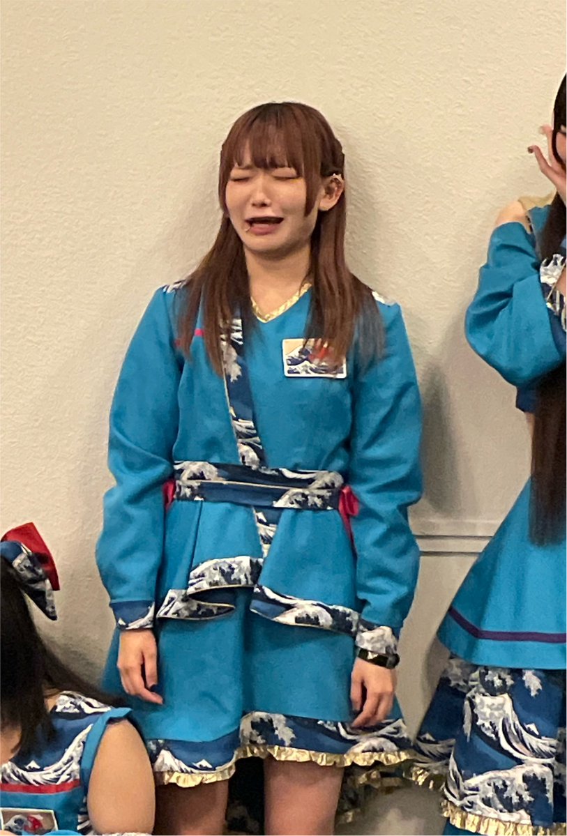 0629Sky's tweet photo. @fukusuke3333 たぶんその時の10秒写メかなこれ
一緒にポーズしてるコトコがヒヨリと一緒にミキに絡み出してチヒロが泣いてる笑 https://t.co/0el8DoWhG2