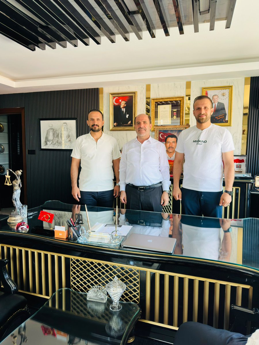 ZiyaSozen's tweet photo. AŞAV Siirt Şube Başkanımız Sayın İsmail Şehitoğlu ve Abdullah Şehitoğlu kardeşimiz bizleri Vakıf Genel merkezimizde ziyaret ettiler. 
Ziyaretlerinden dolayı İsmail başkanımıza ve Abdullah kardeşimize teşekkür ederiz. @AsavSiirt @AsavVakfi https://t.co/z21enHuXhg