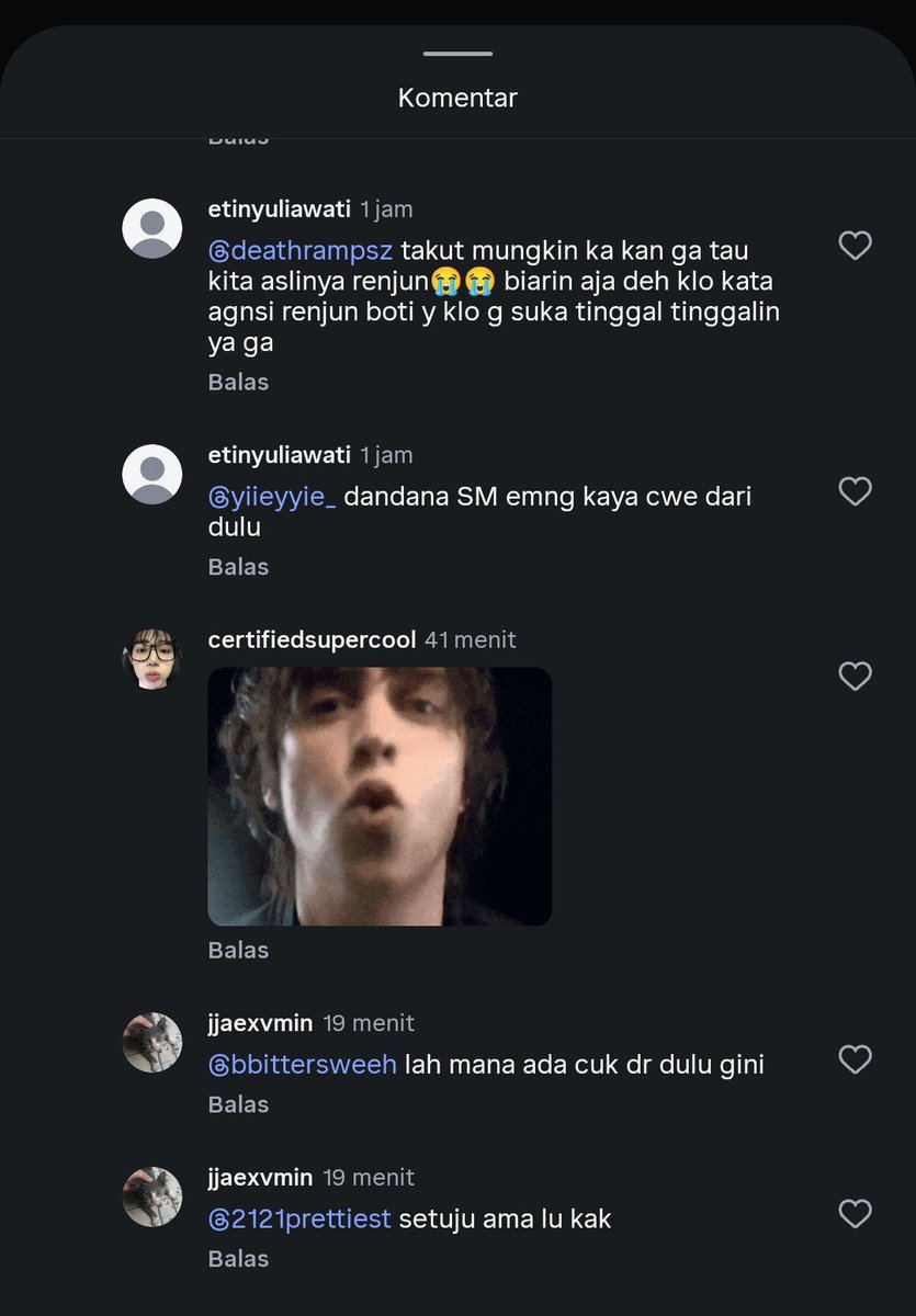 Bey1657199's tweet photo. @FoxRin_00 dan gue stalking in satu satu rata rata fansnya jaemin pada ikutan spread hate komen gini 🤣 https://t.co/dcsbyQJvTv