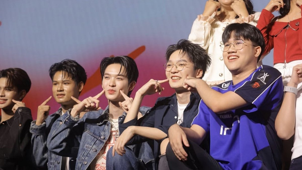g0menchan's tweet photo. รูปจิ้มแก้มแบบอฟช ชันร้องไห้อีกรอบ https://t.co/gK2cnE13q8