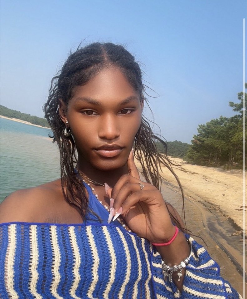 PretinhaTransx's tweet photo. Oi, eu sou trans 🏳️‍⚧️ https://t.co/hwonEFWaPL