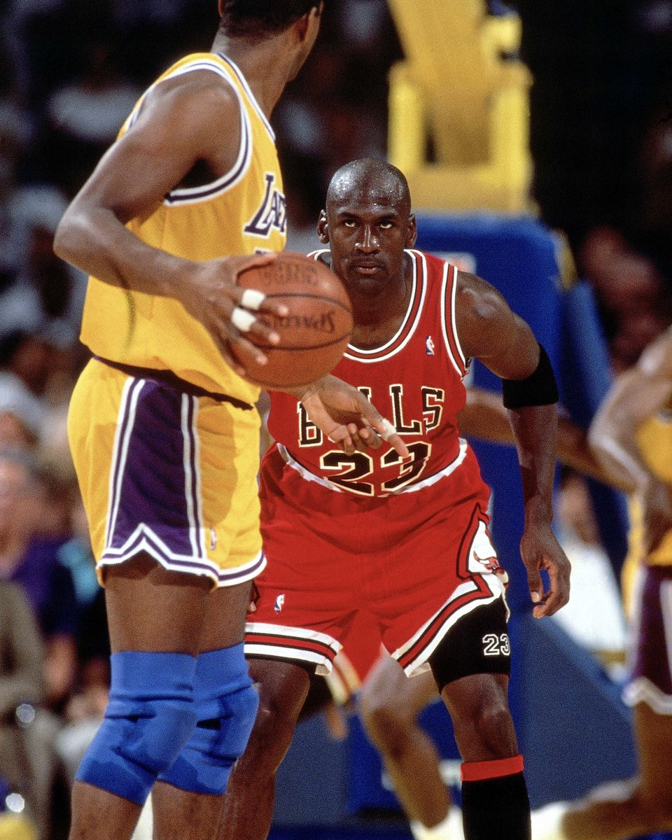 SLAMonline's tweet photo. It’s always been One on Anyone #MJMondays https://t.co/HRZwrhhcMA