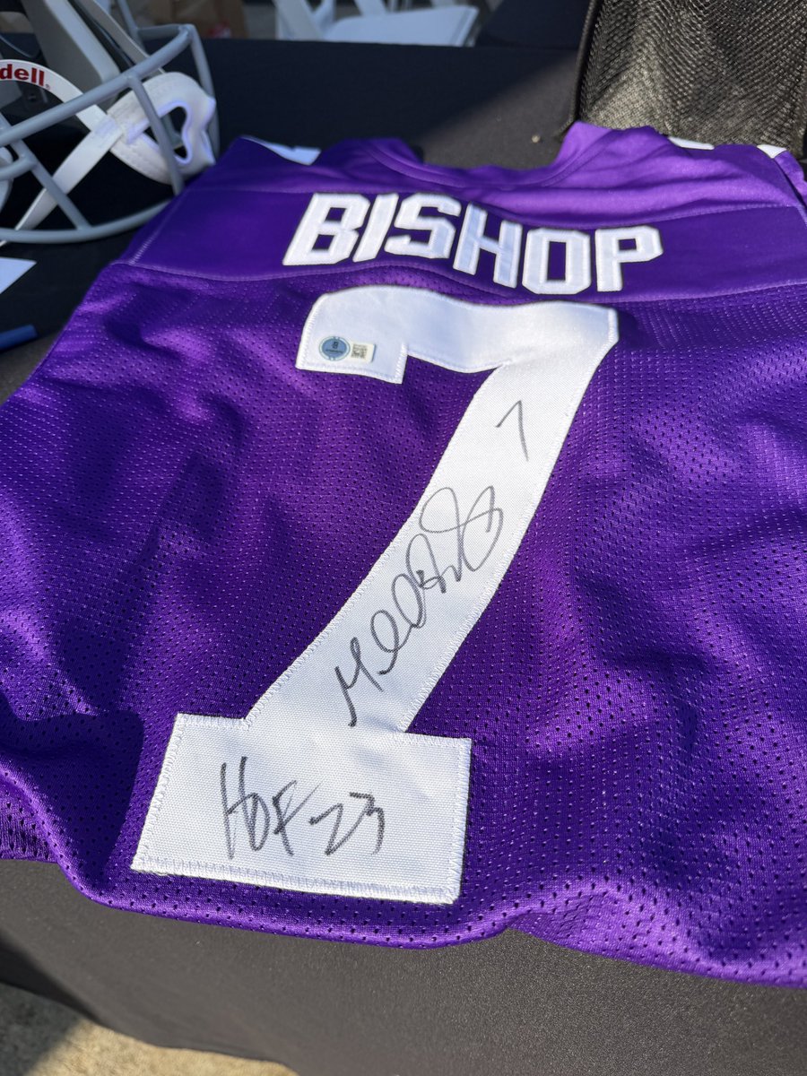 KCCatbackers's tweet photo. Just a few of the items up for grabs at today’s Golf Classic silent auction 👀🔥 #EMAW https://t.co/7oeRM94s4S