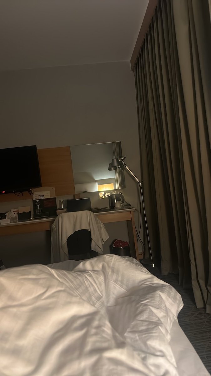 alepppjer's tweet photo. Lama tak tidur hotel.
Goodnight https://t.co/kbgEBgxVe9