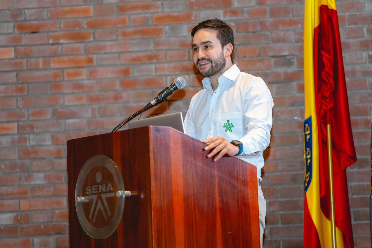 SENAComunica's tweet photo. “Este evento nos permite hablar de los resultados institucionales alcanzados a través del reconocimiento progresivo de los derechos del campesinado y su relación con la misionalidad del SENA”, David Garzón García, director de Promoción y Relaciones Corporativas. https://t.co/65cqMlY92X