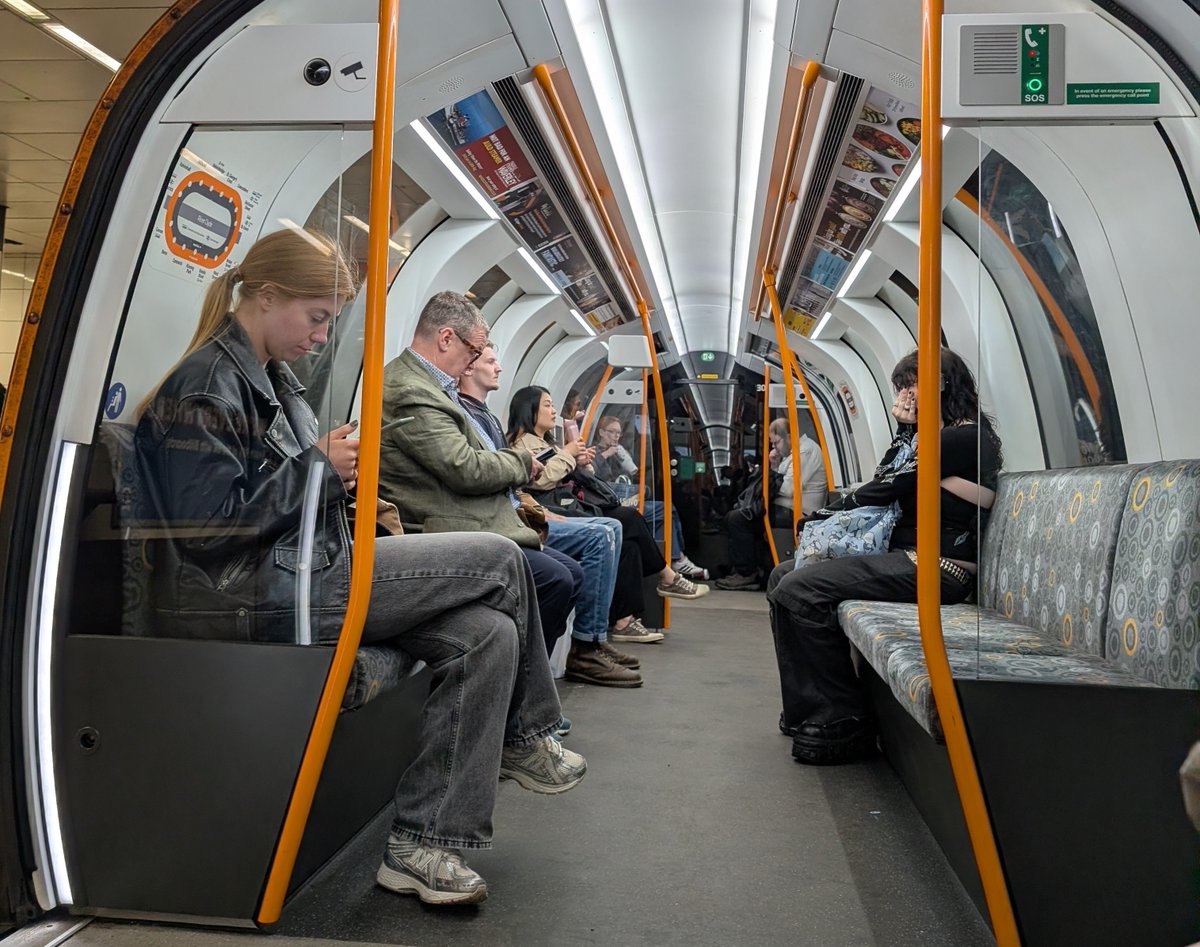 DownOnTheStour's tweet photo. Quick run out on the Clockwork Orange ๐
The new trains don't hold a candle to the old met cam examples but the new quality of life features like screens and walk through carriages are a nice touch ๐
#DOTS #trainphotography #railwayphotography #clockworkorange #glasgowsubway https://t.co/BkbSQkgRmr