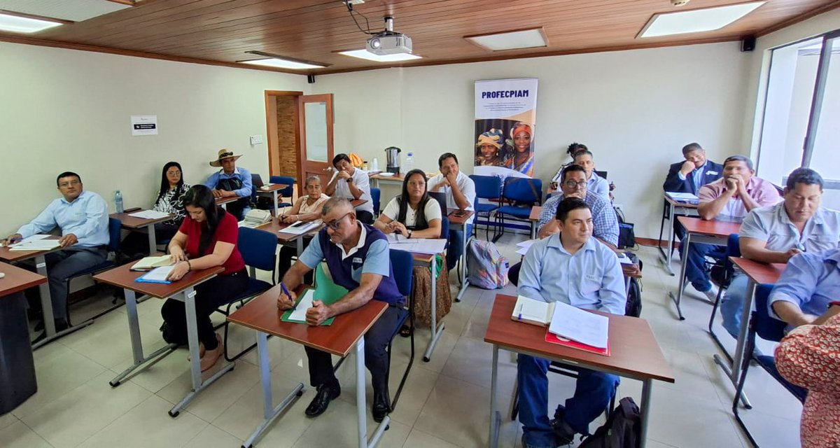 IEPS_Ec's tweet photo. ¡El #IEPS fortalece el liderazgo de los emprendedores! 💪
En #Guayaquil realizamos un taller de inducción junto a los equipos técnicos de las organizaciones beneficiarias del proyecto #PROFECPIAM, brindando herramientas para una gestión eficiente, con transparencia, fortalecimiento institucional y enfoque en resultados. 🤝📈