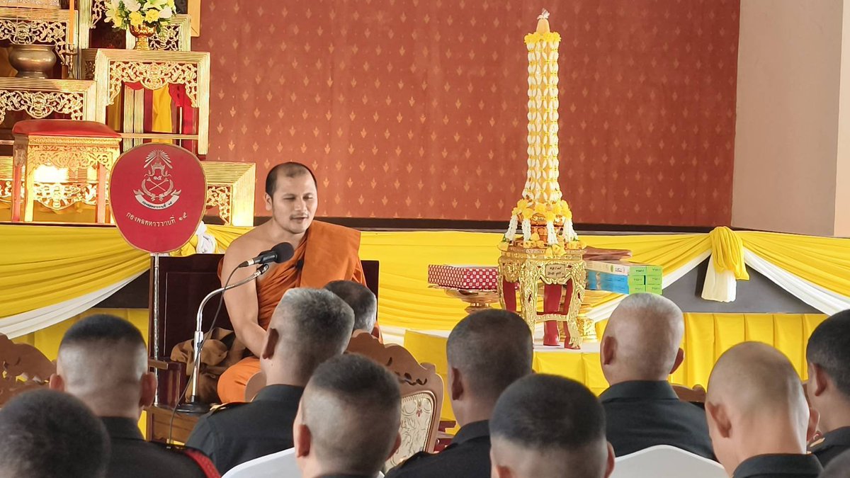 thrpkr1's tweet photo. 🕯️🙏 กองพลทหารราบที่ 15 จัดกิจกรรมเวียนเทียนและถวายเทียนพรรษา สืบสานพระพุทธศาสนา เนื่องในวันอาสาฬหบูชาและวันเข้าพรรษา https://t.co/nn6Evh9lgX