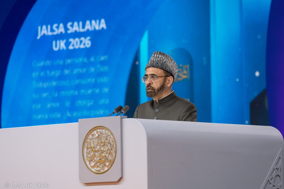 JalsaUK's tweet photo. Mr. Naseer Ahmad Qamar and Dr. Zahid Khan addressing the Sunday morning session of #JalsaUK https://t.co/cNpV0i9B9e