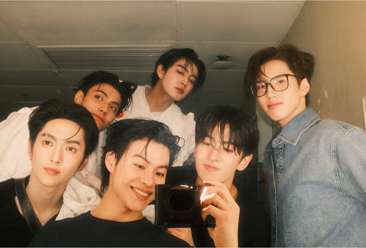 kimjongaa's tweet photo. โหหหห รูปนี้คืออ https://t.co/WwGtkZlbvG