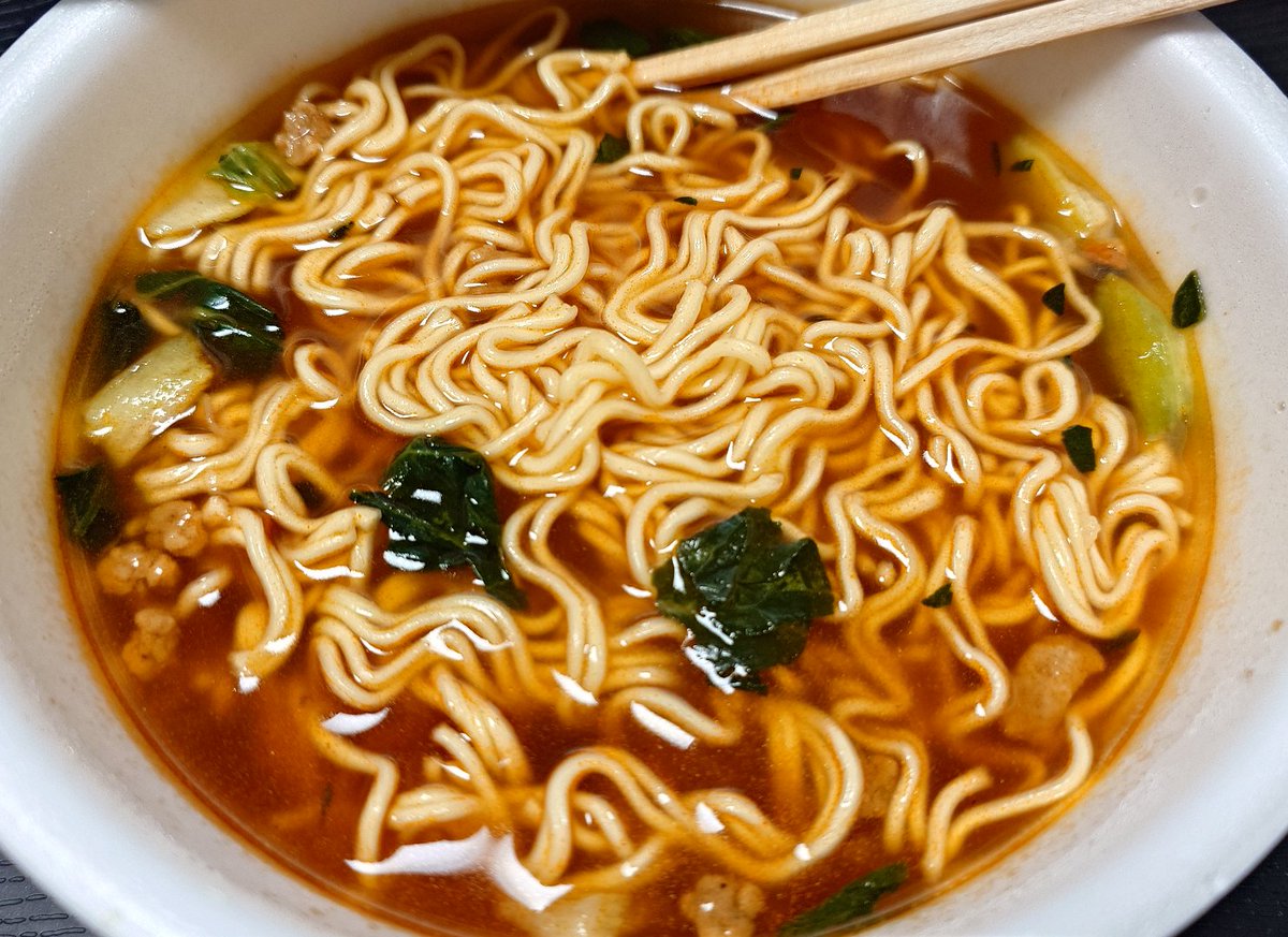 tmng_777's tweet photo. トップバリュベストプライスに麻辣系商品が沢山出ていたので何点か購入しました。
麻辣湯麺とフライドポテトを頂きました。
ノンフライ麺なのはいい、麻辣感もいいですが旨味が薄い気がしますね。ポテトはよかったです。 https://t.co/3RnF7P5ESo