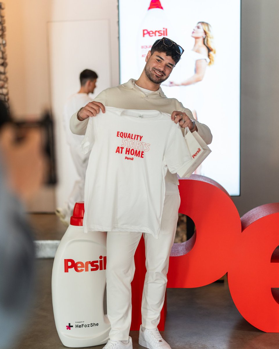 HeForShe's tweet photo. UN Women Europe and Central Asia office and Persil launched a new partnership under #HeForShe, bringing together the private sector and global advocacy efforts to challenge gender stereotypes and promote equal sharing of unpaid care and domestic work.

 https://t.co/q3S9onqGoK https://t.co/k4INrrn37i