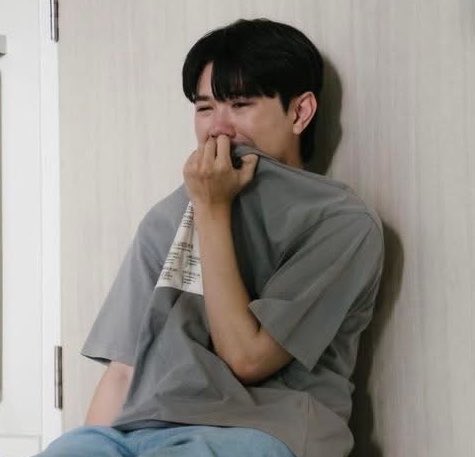 bvrtlieww's tweet photo. me and my fellow bualoys who can’t watch beside the sky special episode right now.

ALWAYS BESIDE TONFAHTYPHOON
#BesideTheSkySpecialEpisode https://t.co/t6wQ2Y3vju