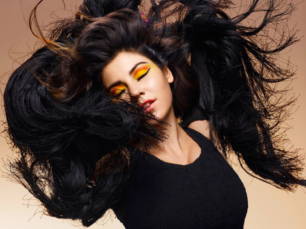 marinasvaIIey's tweet photo. Marina &amp; the diamonds photographed for Max Factor 16 years ago.

📸: John-Paul Pietrus https://t.co/Hea1OHGhfe