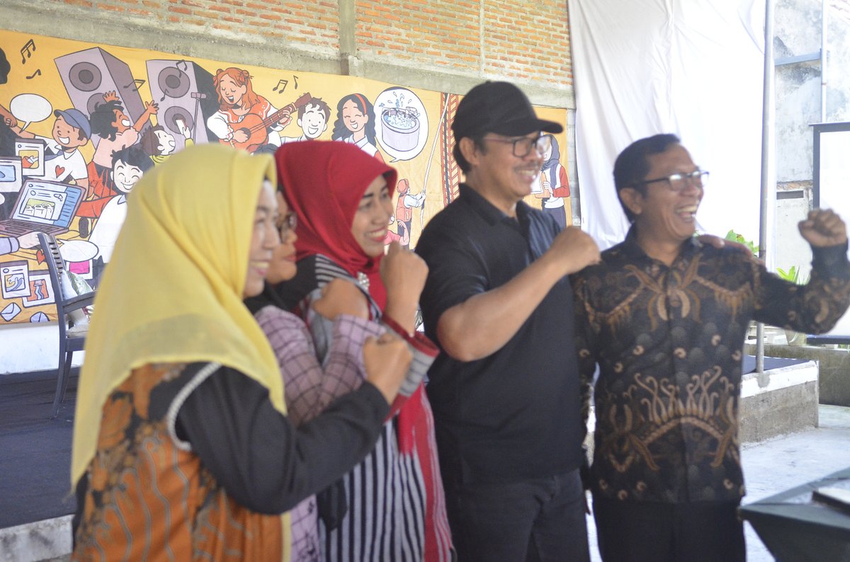 JogjaUpdate's tweet photo. Walikota Yogyakarta Bersama PKBI DIY Gagas Shelter Penyintas Kesehatan Mental

https://t.co/l3E16cmwem https://t.co/wESnM7JjG2