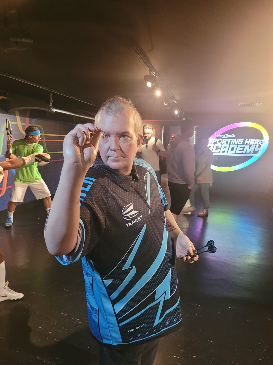 clbdarts's tweet photo. This Fella doesn`t age at all. Maybe it's wax therapy... 📷
#philthepowertaylor #PhilThePower #darts https://t.co/3VJzh7Bi7s