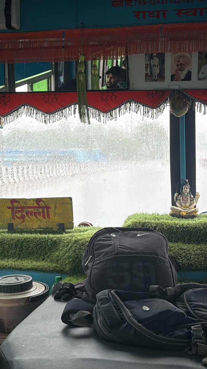 mastinama's tweet photo. F1 drivers view in rain https://t.co/Einvzh8ykZ