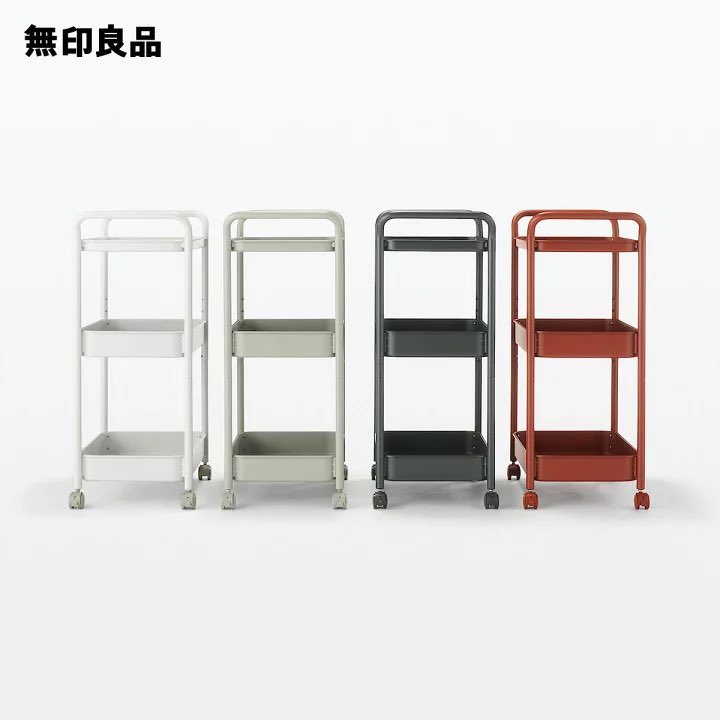 00sh_____'s tweet photo. 収納こだわりたいって人は結局無印で揃えるのが良い気がする…特にこのパイプシリーズ見た目可愛いし統一感出てオシャレ https://t.co/xKXd3STnkX