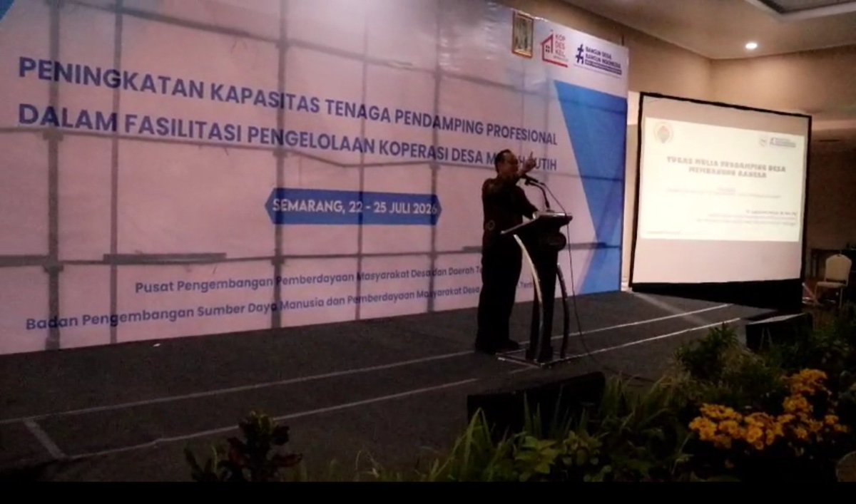 OlesSpangpet's tweet photo. Pada Peningkatan Kapasitas TPP dalam Fasilitasi Pengelolaan KDMP, Kepala BPSDM Kementerian Desa PDT, Dr. Agustomi Masik, M. Dev. Plg. menekankan perlunya memahami regulasi. 

Semarang, 22 - 25 Juli 2026

@YandriSusanto
@ARizaPatria
@KemensetnegRI

#KementerianDesaPDT https://t.co/KnagLe7CyH