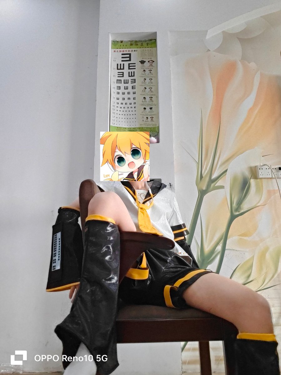 whGfYeZmLT83915's tweet photo. 是镜音连！
(二张以前拍的，两张最近拍的)
#镜音连cos
#少年
#男高 https://t.co/nETBrjHp9O
