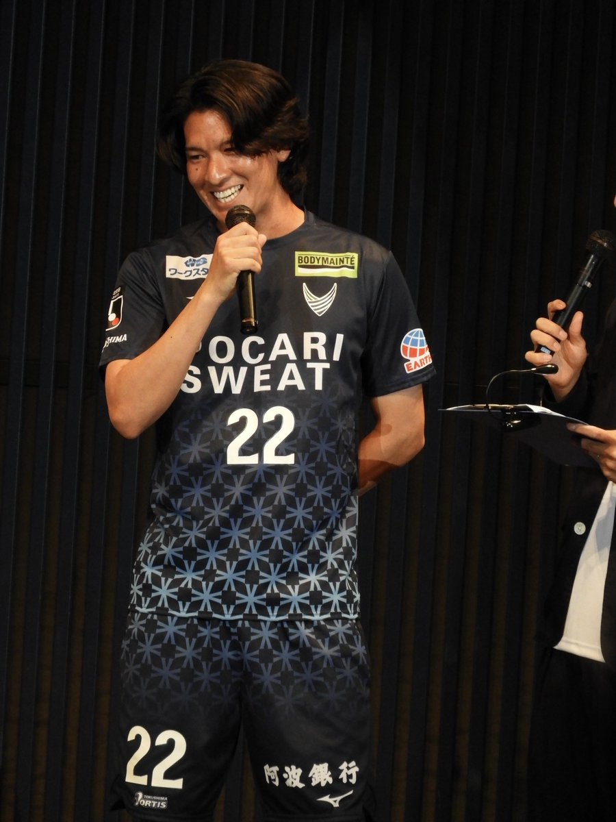boc_abee's tweet photo. 純真の2ndユニ良すぎる🥹
こっちにするべきやったか、、

しっぽ見せてくれるヴォルタくんの立ち姿かっこよきやし、ティスちゃんは可愛い🥰 https://t.co/xltj0YEVkx