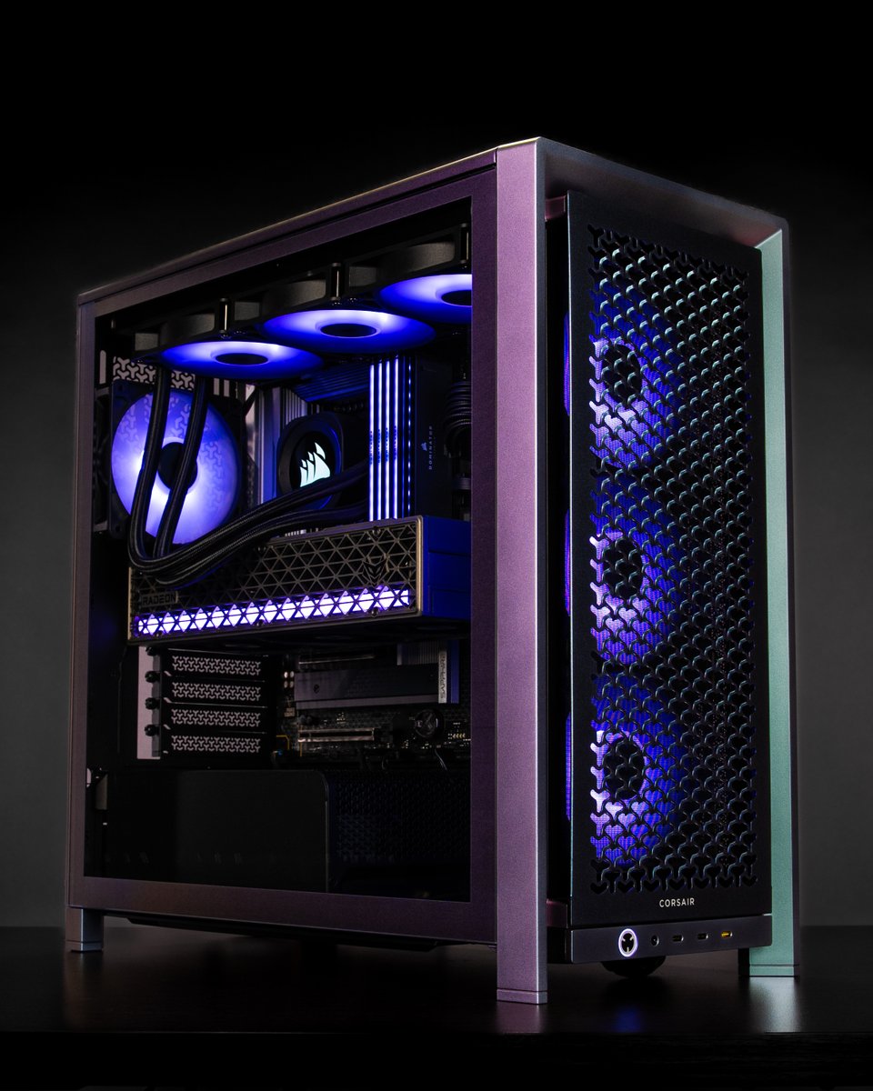 CORSAIRDE's tweet photo. ✨ Build Showcase | Galaxy FRAME 4000D 🌌

Ein PC wie aus einer anderen Galaxie.

◻️ Galaxy FRAME 4000D
◻️ NAUTILUS 360 RS LCD
◻️ DOMINATOR TITANIUM RGB
◻️ RM1000x

🛠 https://t.co/OJc7EXwGLc https://t.co/h3vItHTyOi