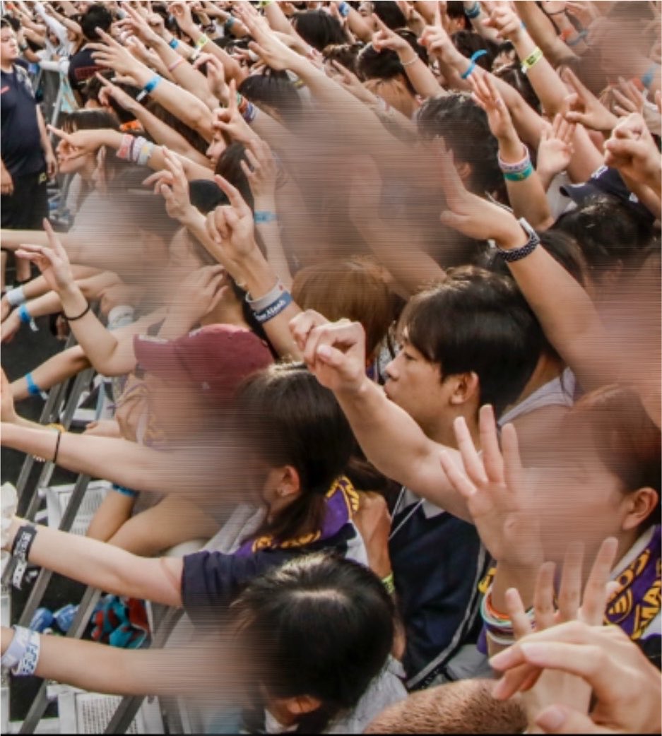 mlixv_fmr3's tweet photo. 《 #拡散希望》
7/26のムロフェスでFOMAREのLIVE中にこの男の人に痴漢されました。始まってからずっとバックが当たってるだけなのかと思っていたらいきなり半パンを捲られおかしいと思い後ろに手をやってみたら生のち〇こがあってずっと押し当てられていました。続きます↓↓↓ https://t.co/w47v2GO9dB