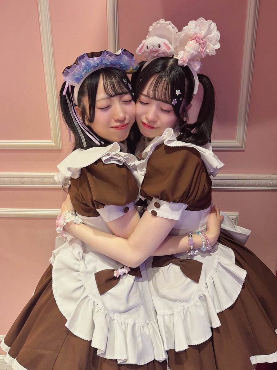maid_hani2's tweet photo. いつか2人の魔法が溶けておばあちゃんになっても ずっとずっとお友だちでいようね ⭐︎ https://t.co/y5n9tRjumV