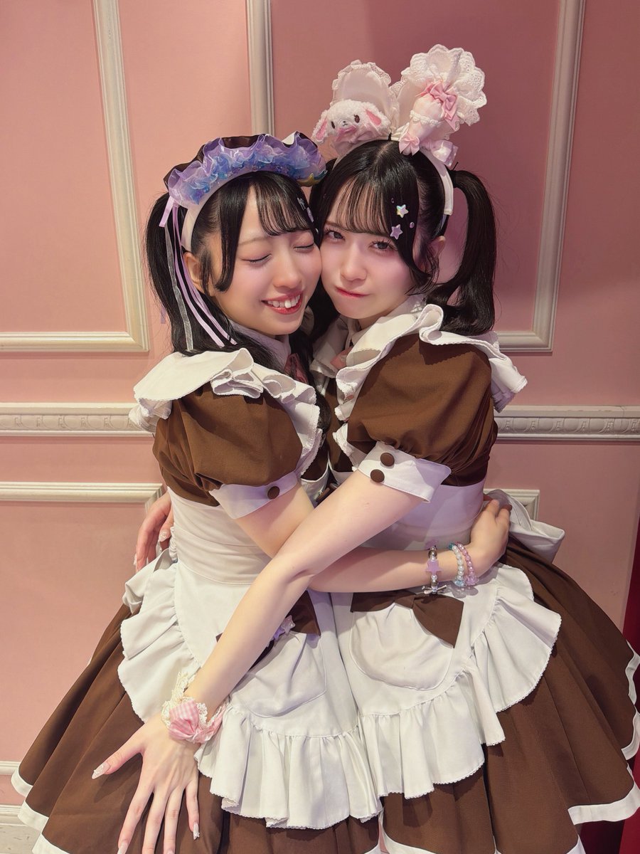 maid_hani2's tweet photo. いつか2人の魔法が溶けておばあちゃんになっても ずっとずっとお友だちでいようね ⭐︎ https://t.co/y5n9tRjumV