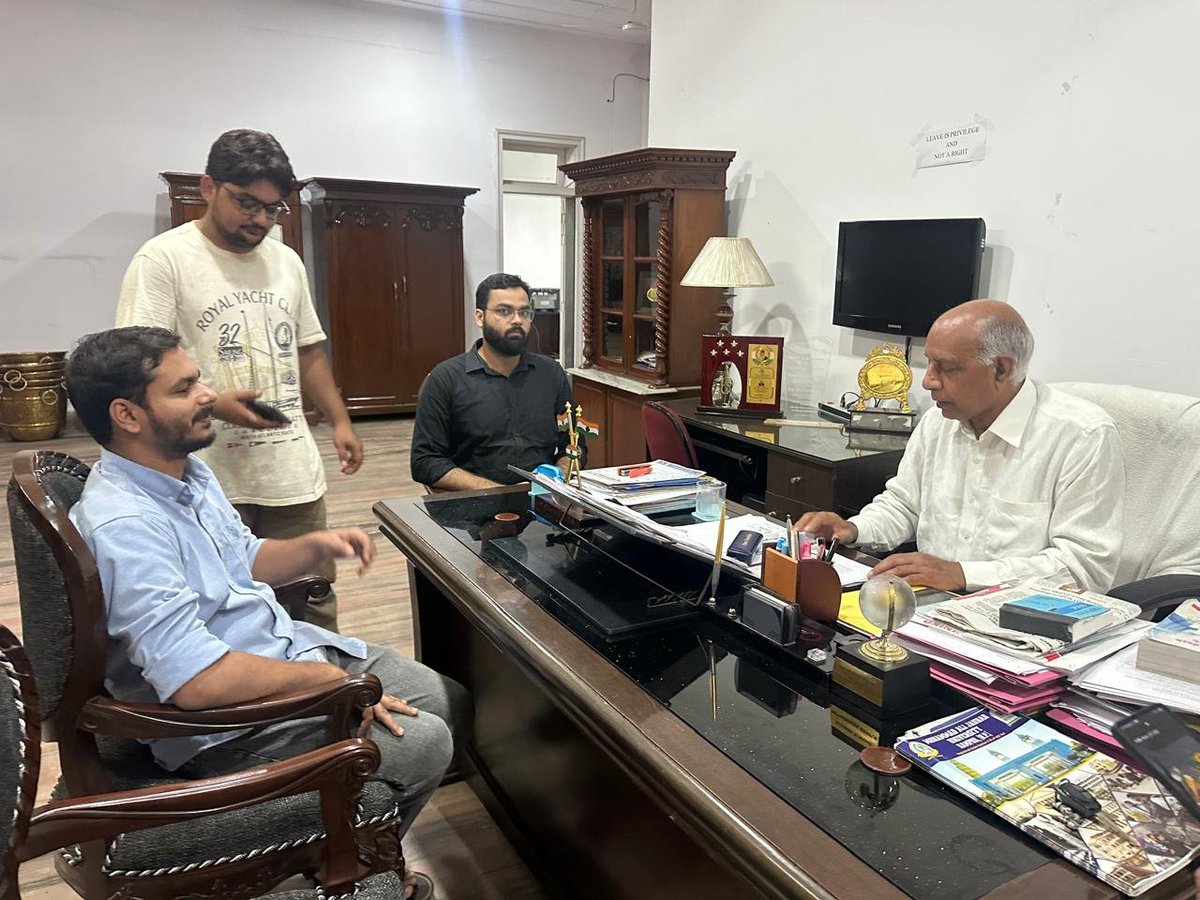 Fraternity_movt's tweet photo. National President Ramees EK visited Mohammad Ali Jauhar University and interacted with the VC and protesting students.

The UP government's notice to demolish the university's buildings is outrageous. 
Fraternity Movement stands in solidarity with the university and students. https://t.co/ES2XzSJj5t
