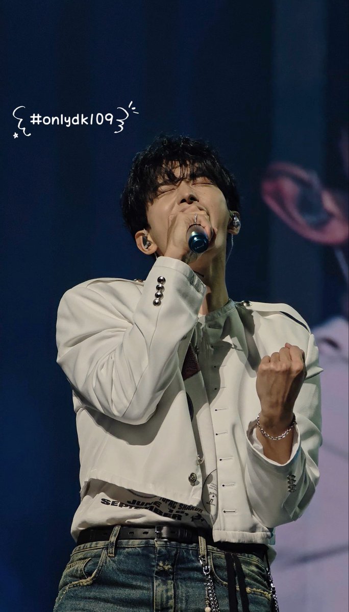 onlydk109's tweet photo. DxS Serenade Kaohsiung Day 3 ⋆.˚🦋༘⋆
ㅤᵕ̈ -`♡´-

Wuli dokyeom enjoys the stage so much and he was born to perform for carats 

Thank you DK 
잘 다녀와 도겸아 ⸜(｡˃ ᵕ ˂ )⸝♡

#seventeen #dk #dxs #seventeendk #도겸잘다녀와 https://t.co/AFhFHz3Yxk