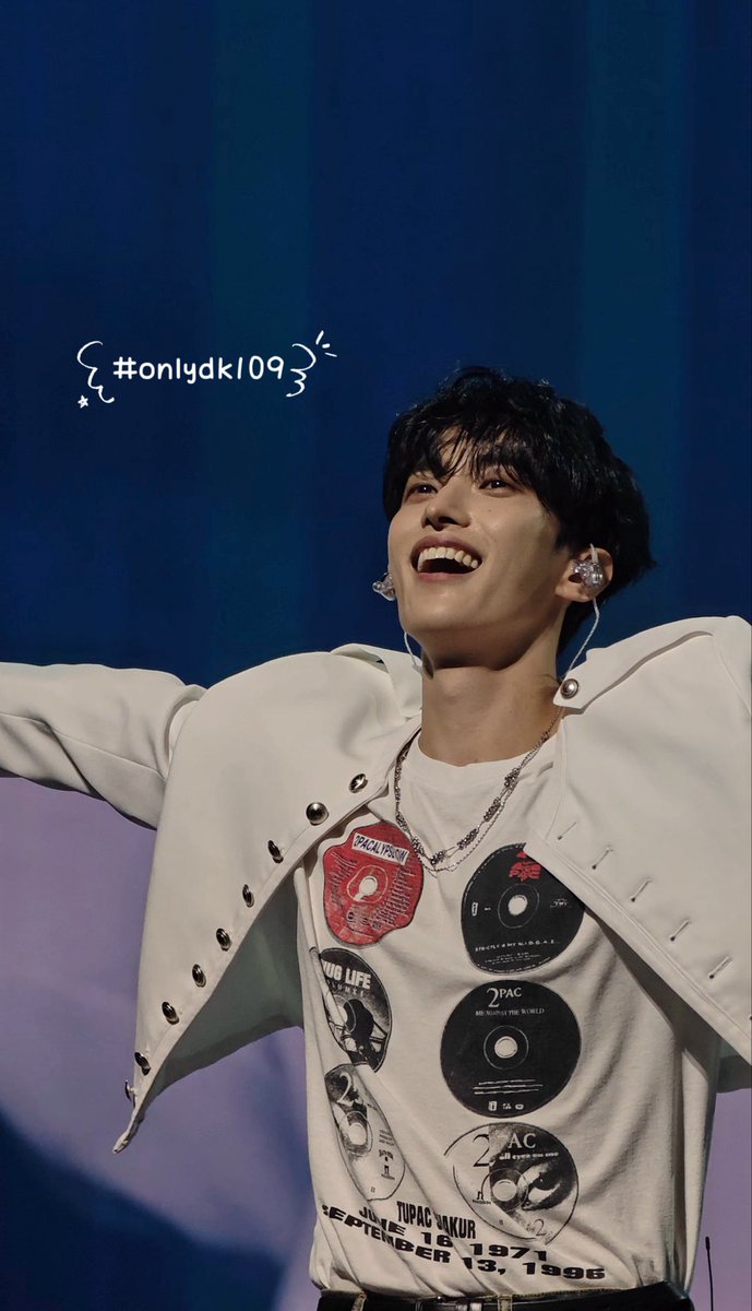onlydk109's tweet photo. DxS Serenade Kaohsiung Day 3 ⋆.˚🦋༘⋆
ㅤᵕ̈ -`♡´-

Wuli dokyeom enjoys the stage so much and he was born to perform for carats 

Thank you DK 
잘 다녀와 도겸아 ⸜(｡˃ ᵕ ˂ )⸝♡

#seventeen #dk #dxs #seventeendk #도겸잘다녀와 https://t.co/AFhFHz3Yxk