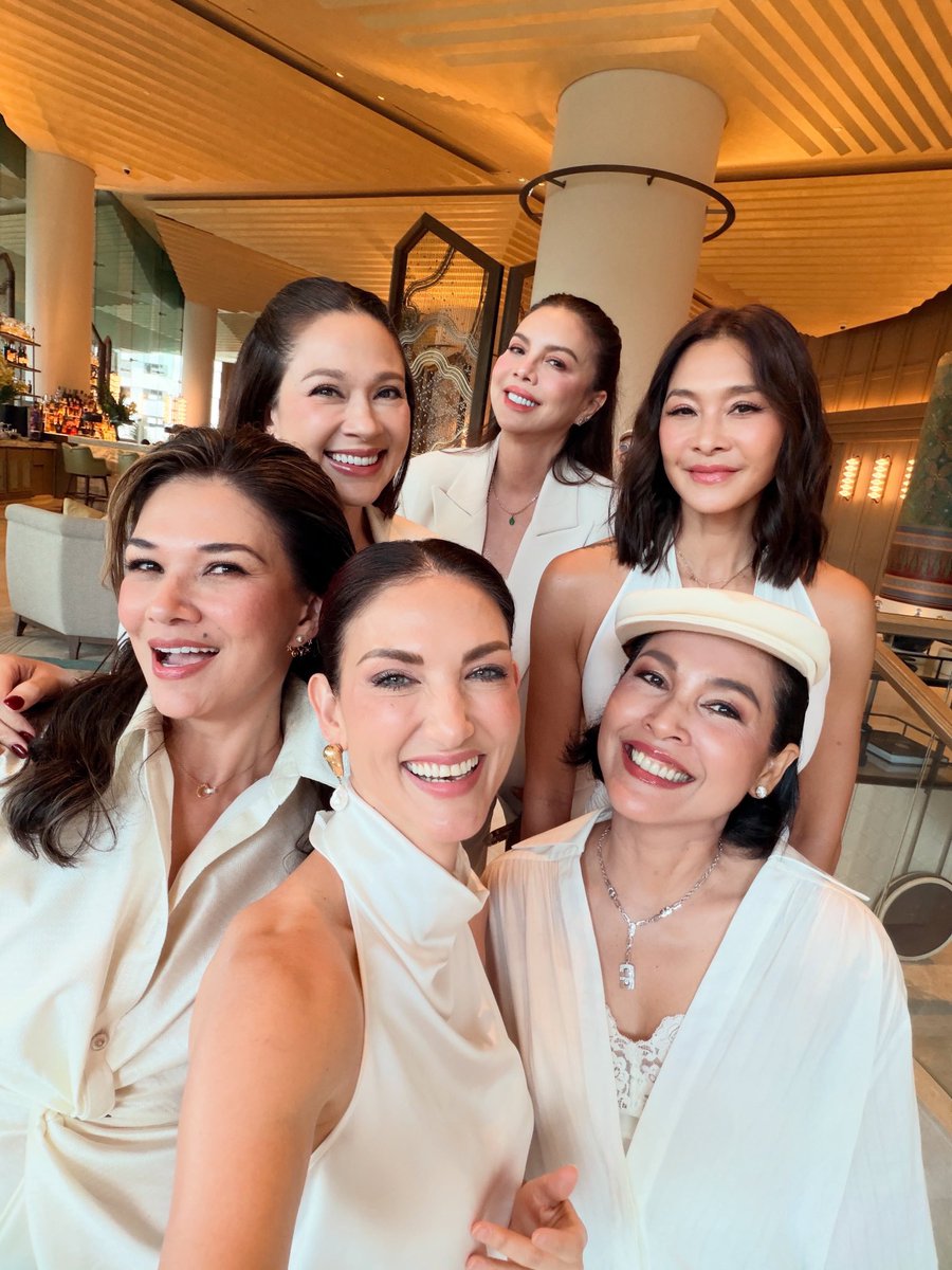 CaguilarFanpage's tweet photo. 27.07.2026
Reposted IG Story cindysirinya
ติ๊นา คริสติน่า
#ChristinaAguilar
#LamerThailand #RecodeSkinFuture
#ChristinaAguilarFanPage https://t.co/ebFhDQcxkA