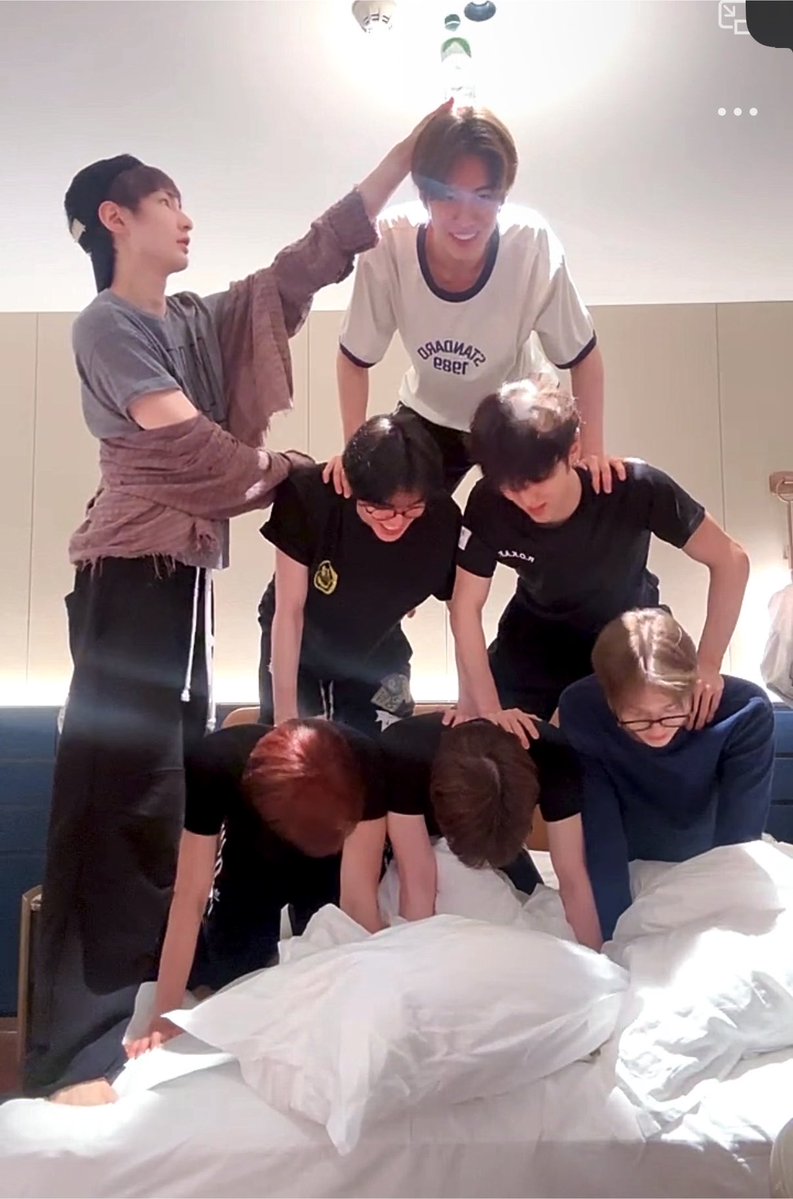 7asgk0's tweet photo. 이게 무슨 일인가❔••• https://t.co/Q6SE28xyex