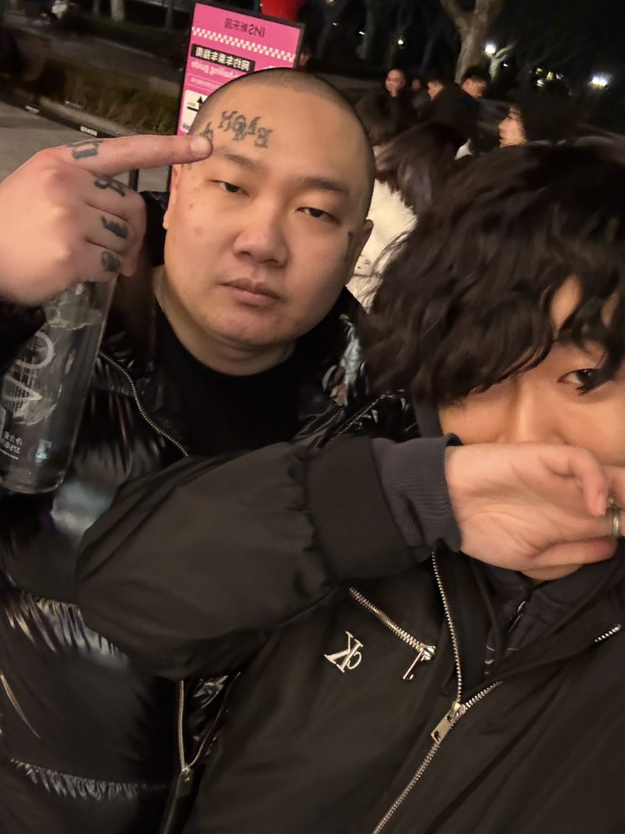 blackglass66's tweet photo. 盘点那些年碰到的血男孩 https://t.co/GlWAcOzpde