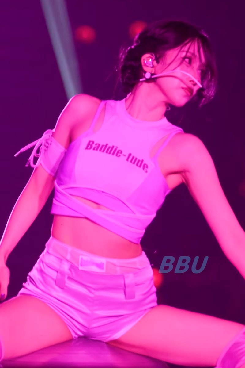 BabyBlueUnnie's tweet photo. 妖艶が過ぎる
#TWICE #트와이스 #MINA #미나 #ミナ https://t.co/kg4LTaaXkB