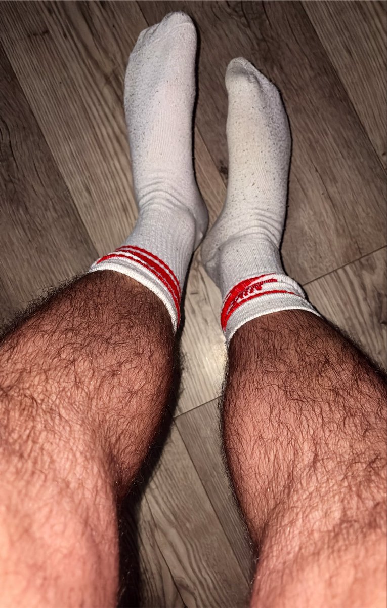 baraba89's tweet photo. 🦶🧦 triggers https://t.co/B56eLPsXX0